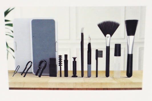 18 piece cleaning kit 1